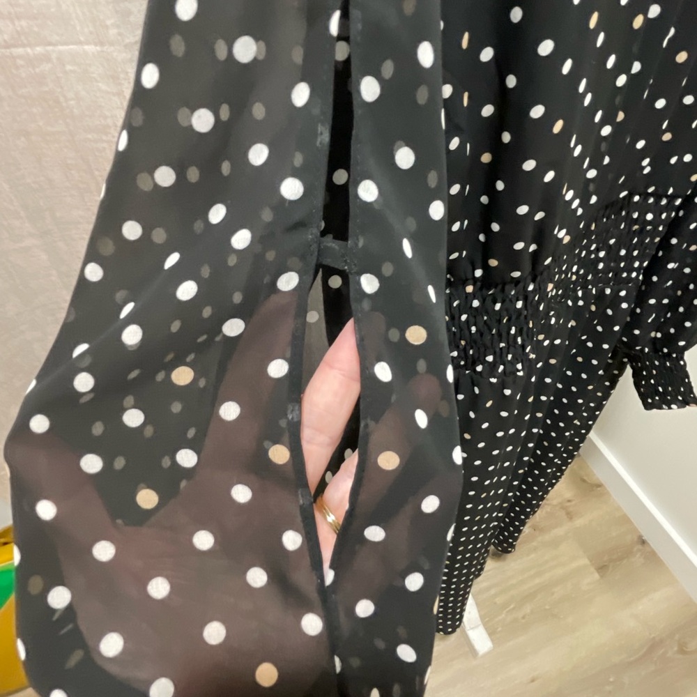 Two tone dots . Beautiful dress - Picture 4 of 6
